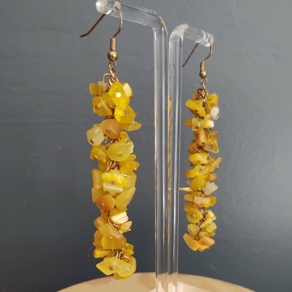 Shades of yellow glass chip dangle earrings - Picture 3 of 9